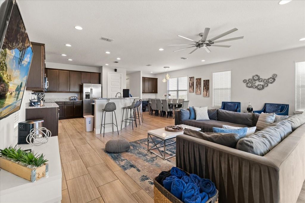 Image 7 of property listing at 1113 CASTLE PINES COURT, Reunion, FL 34747