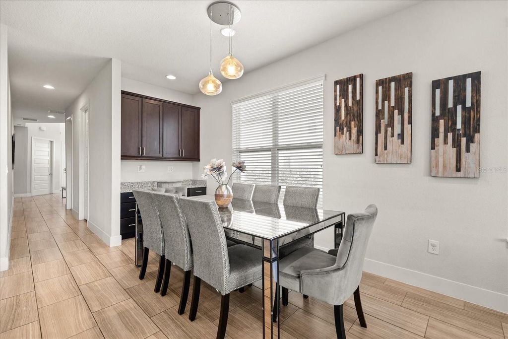 Image 8 of property listing at 1113 CASTLE PINES COURT, Reunion, FL 34747