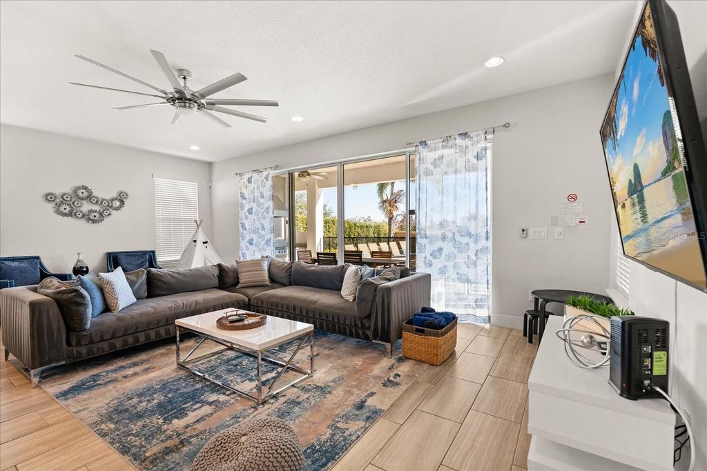 Image 9 of property listing at 1113 CASTLE PINES COURT, Reunion, FL 34747