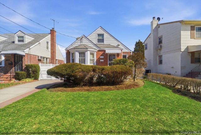 115-11 Parkway Drive, Elmont, NY 11003
