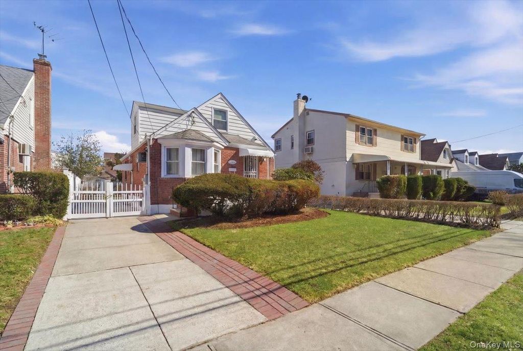 115-11 Parkway Drive, Elmont, NY 11003