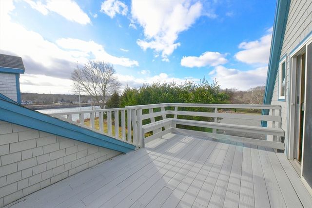 18 Gibbs Road, Bourne, MA 02562
