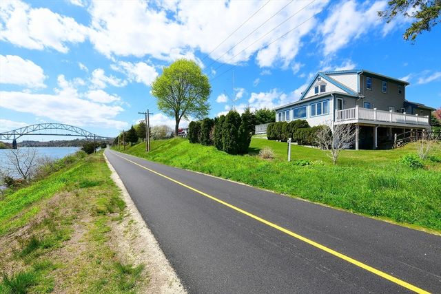 18 Gibbs Road, Bourne, MA 02562