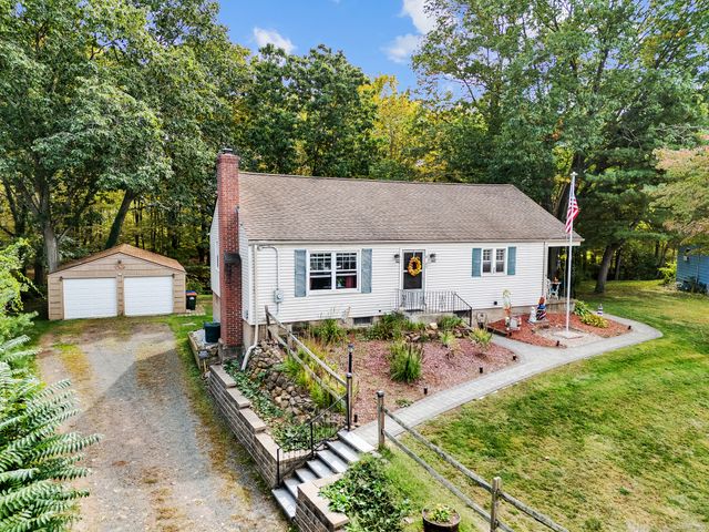 40 Circle Drive, Wallingford, CT 06492