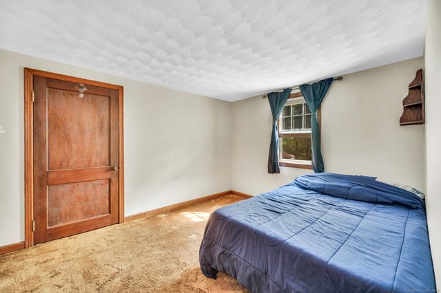 40 Circle Drive, Wallingford, CT 06492