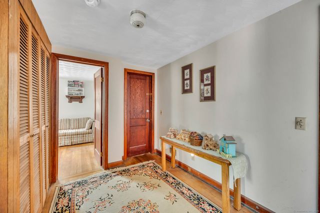 40 Circle Drive, Wallingford, CT 06492