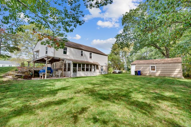 40 Circle Drive, Wallingford, CT 06492