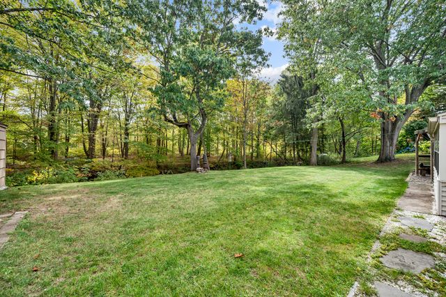40 Circle Drive, Wallingford, CT 06492