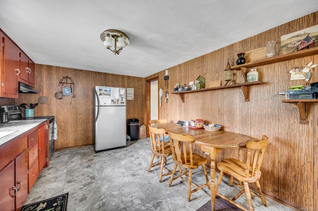 40 Circle Drive, Wallingford, CT 06492