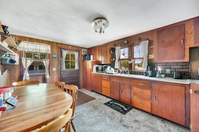 40 Circle Drive, Wallingford, CT 06492