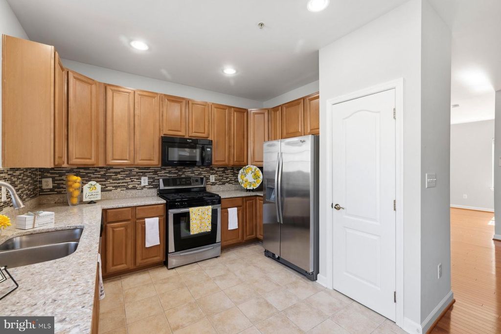 Image 12 of property listing at 4210 TALMADGE CIR, Suitland, MD 20746