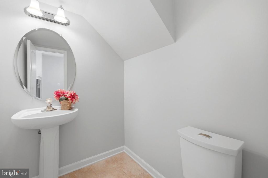 Image 17 of property listing at 4210 TALMADGE CIR, Suitland, MD 20746