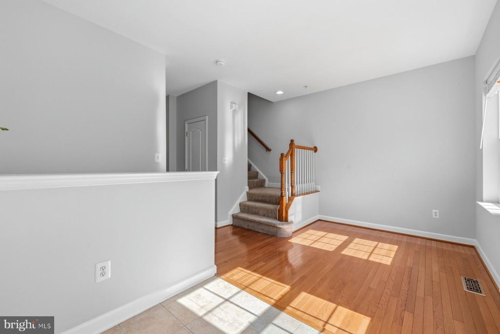 Image 5 of property listing at 4210 TALMADGE CIR, Suitland, MD 20746