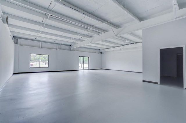 623 N Richmond Road, Wharton, TX 77488