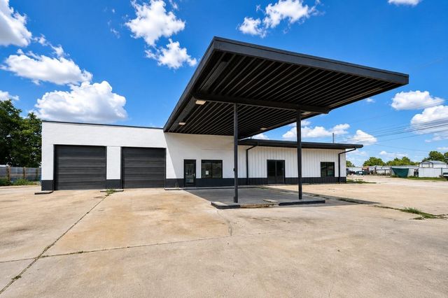 623 N Richmond Road, Wharton, TX 77488
