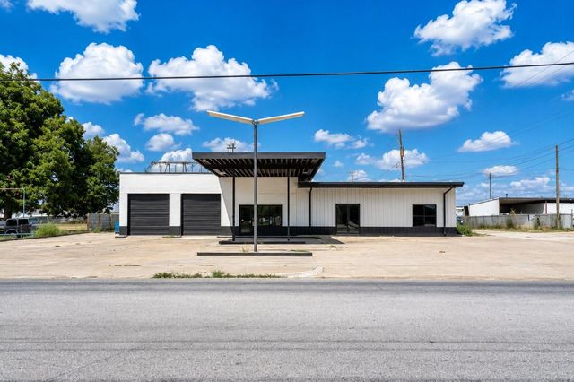 623 N Richmond Road, Wharton, TX 77488