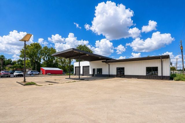 623 N Richmond Road, Wharton, TX 77488