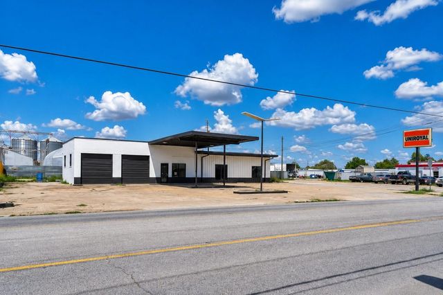 623 N Richmond Road, Wharton, TX 77488