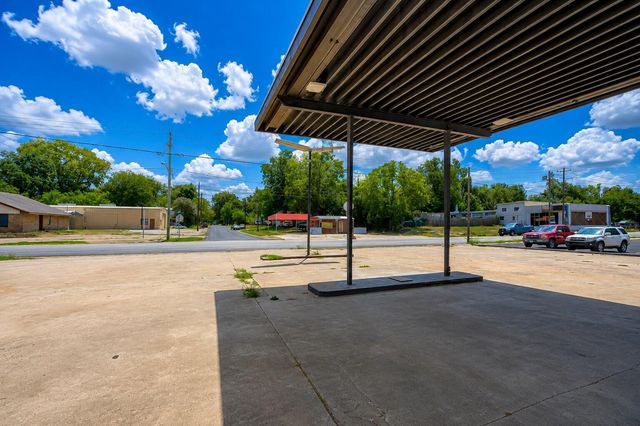 623 N Richmond Road, Wharton, TX 77488