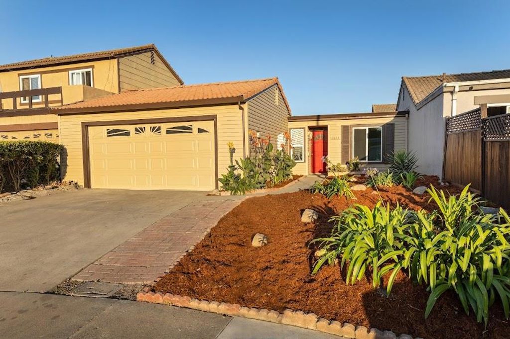 1634 Cuevas Circle, Salinas, CA 93906