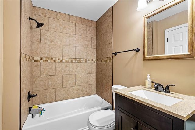 300 Farm Path Place, Woodstock, GA 30188