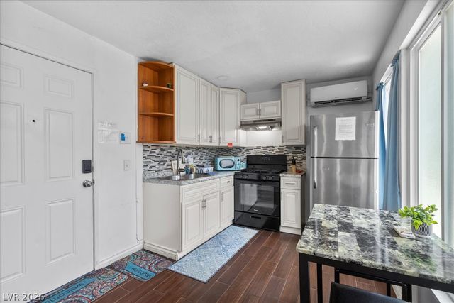 5333 Longridge Avenue, Las Vegas, NV 89146