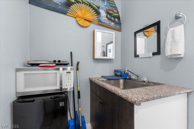 5333 Longridge Avenue, Las Vegas, NV 89146