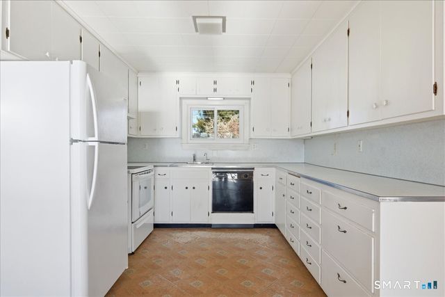 3 Lamberts Lane, Stonington, CT 06378