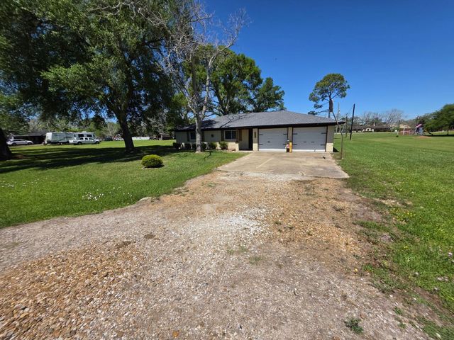 622 County Road 903a, Brazoria, TX 77422