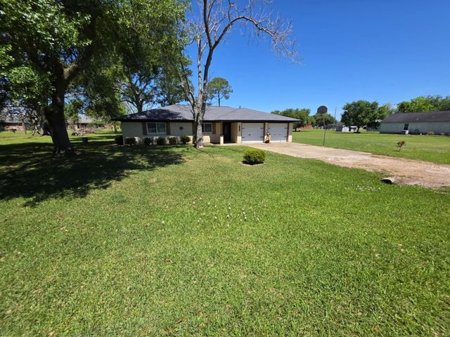 622 County Road 903a, Brazoria, TX 77422