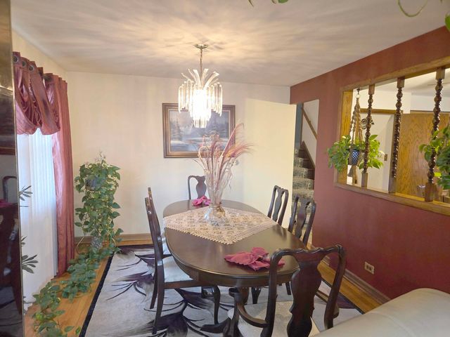 8103 Gladys Lane, Palos Hills, IL 60465