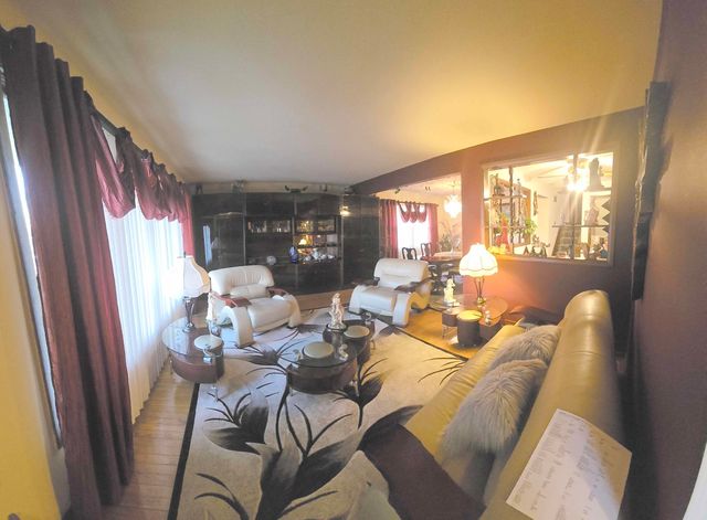 8103 Gladys Lane, Palos Hills, IL 60465