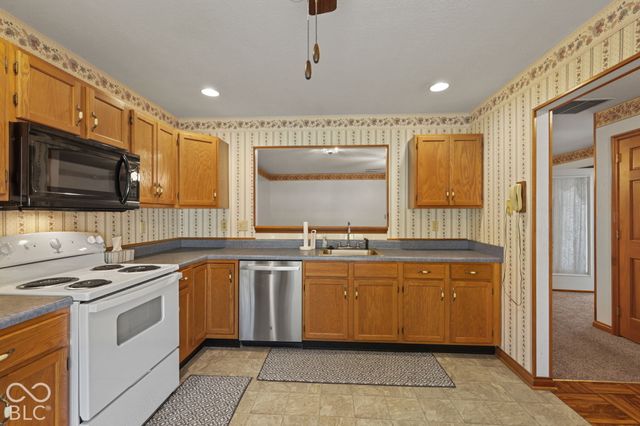 1320 Swan Drive, Franklin, IN 46131