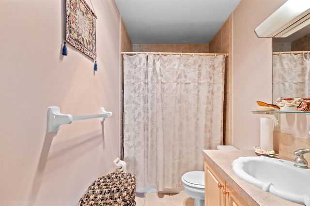 1520 Mckinley Street 215e, Hollywood, FL 33020