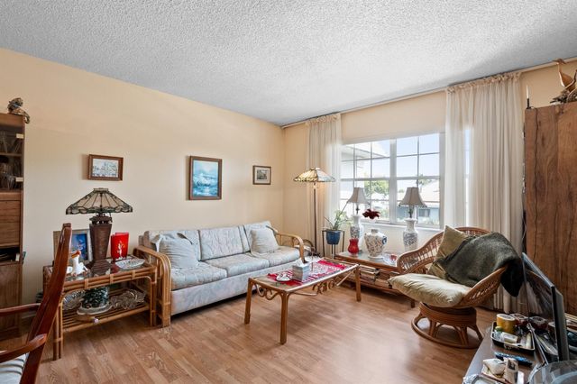 1520 Mckinley Street 215e, Hollywood, FL 33020