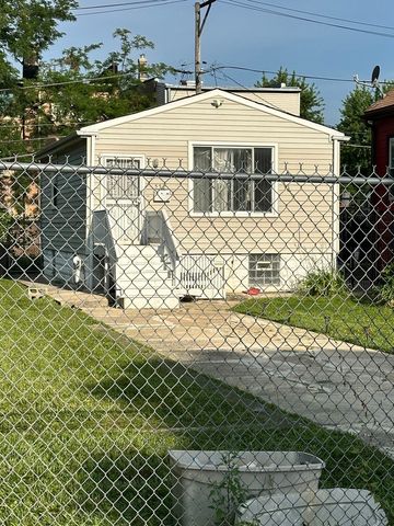 5526 S Oakley Avenue, Chicago, IL 60636