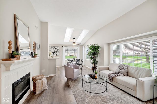 8999 Kiser Point, Indianapolis, IN 46256