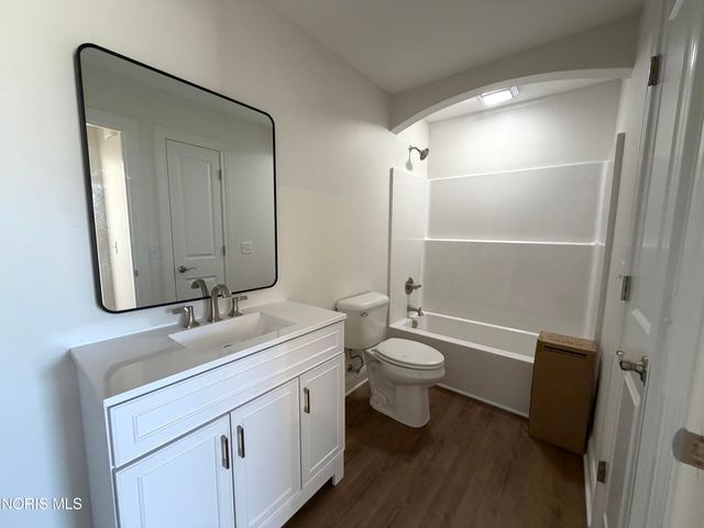 5029 Easton Drive, Oregon, OH 43616