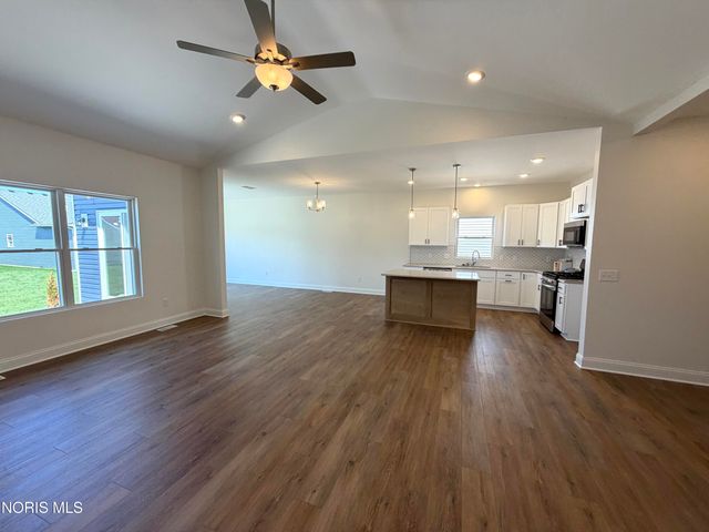 5029 Easton Drive, Oregon, OH 43616