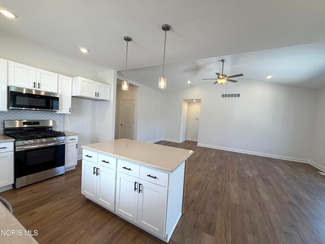 5029 Easton Drive, Oregon, OH 43616