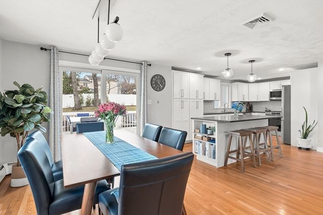 11 Carriage Lane, Winchester, MA 01890