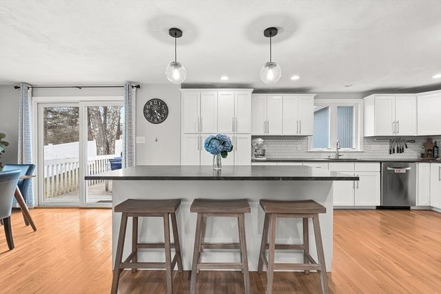 11 Carriage Lane, Winchester, MA 01890