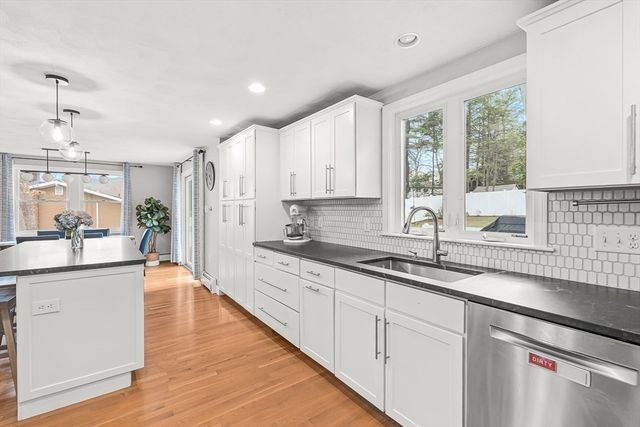 11 Carriage Lane, Winchester, MA 01890