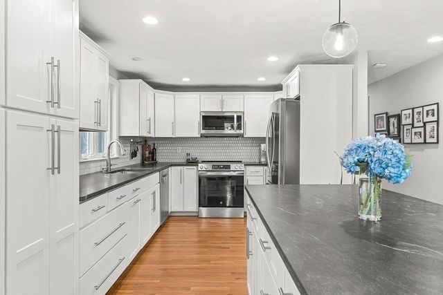 11 Carriage Lane, Winchester, MA 01890