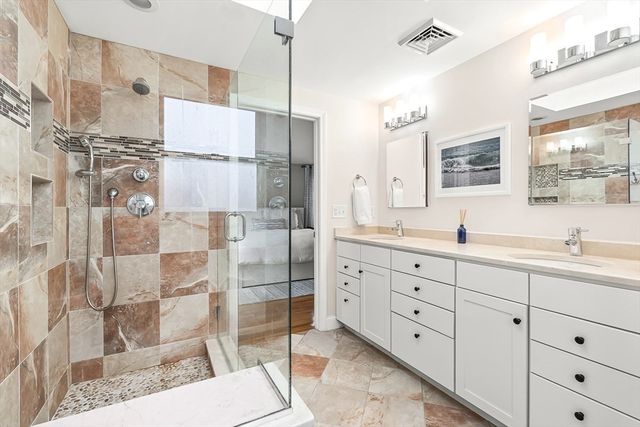 11 Carriage Lane, Winchester, MA 01890