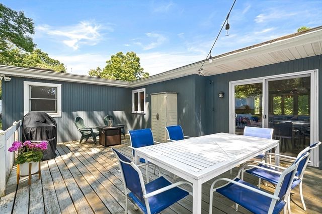 11 Carriage Lane, Winchester, MA 01890