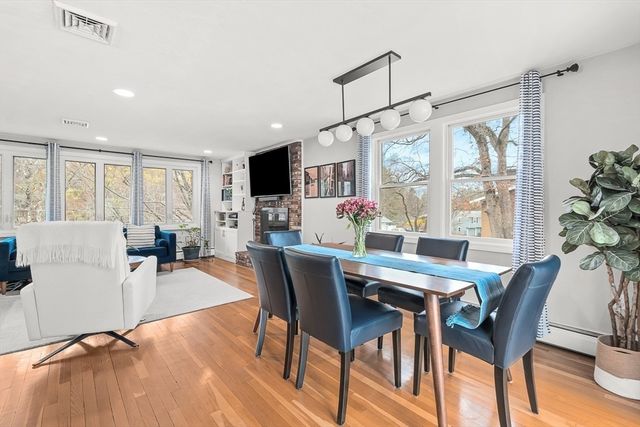 11 Carriage Lane, Winchester, MA 01890