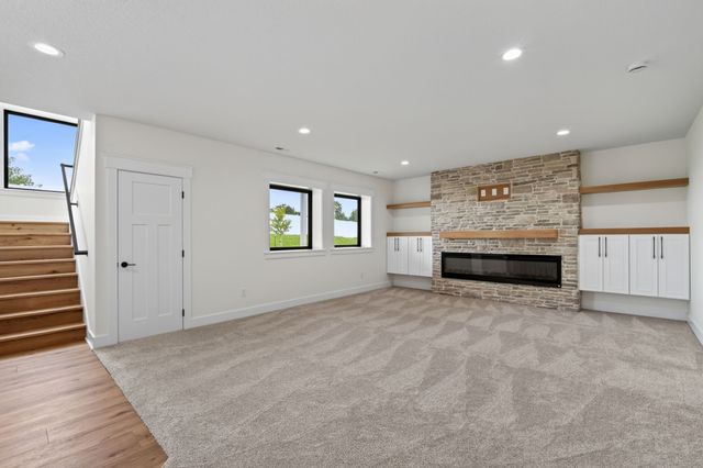 225 NW Woodmoor Drive, Waukee, IA 50263