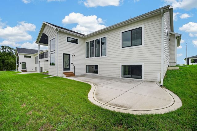 225 NW Woodmoor Drive, Waukee, IA 50263