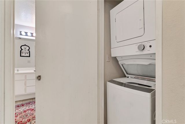24107 Del Monte, Valencia, CA 91355